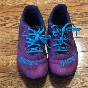 Gently worn. Good for Crossfit. Ultra lightweight